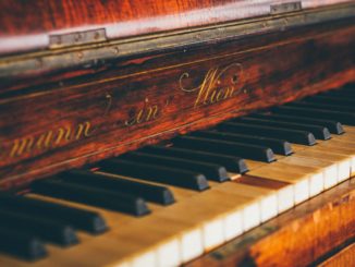 Kann man mit 60 noch Klavier spielen lernen?
