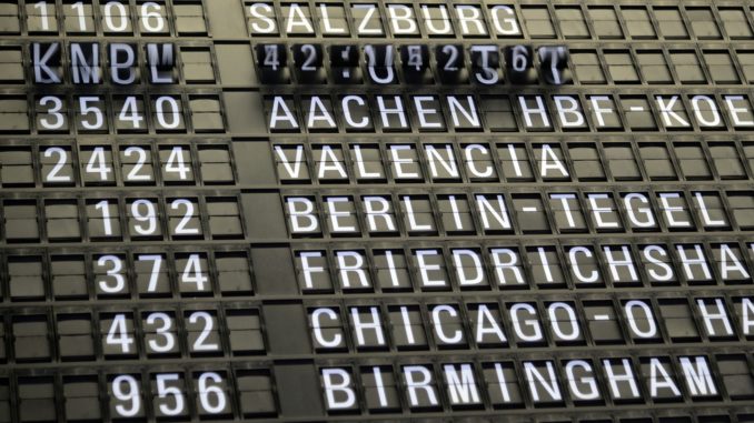 Last Minute Buchung am Flughafen - auch als Rentner.