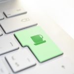 Viele Senioren kaufen Lebensmittel im Netz