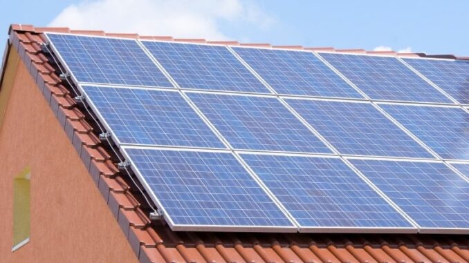 Warum sollte man sich eine PV Anlage holen? Warum sollte man sich eine PV Anlage holen?
