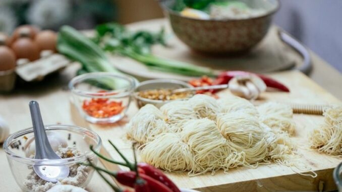 Asiatisch kochen: So kommt man trotz Corona in den Urlaub Asiatisch kochen: So kommt man trotz Corona in den Urlaub