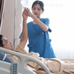 Pflegebetten sollen den Pflegebedürftigen mehr Komfort schenken und zur gleichen Zeit die Angehörigen und Mitarbeiter von Pflegediensten entlasten.