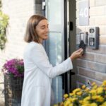Wie barrierefreie Sicherheitstechnik Senioren ein sicheres und zugängliches Zuhause bietet.