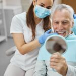 Zahnimplantate im Alter – Implantate für Senioren