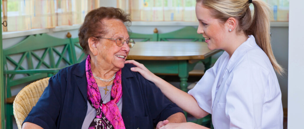 Wenn Zuhause nicht mehr sicher ist: Entscheidungshilfe zwischen ambulanter Pflege, Tagespflege und stationärer Versorgung