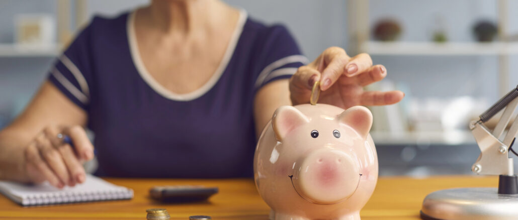 Finanzen im Ruhestand: Wie Rentner ihre Ausgaben clever im Griff behalten